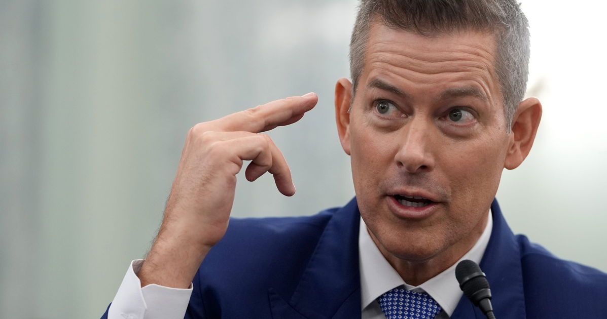 Pete Buttigieg’s replacement threatens unpaid air traffic controllers for not being “patriotic”