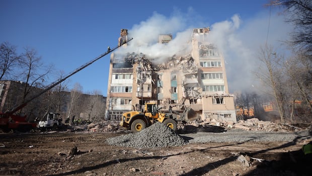 Heavy Russian attack on Ukraine kills at least 26 people, injures nearly 100, officials say