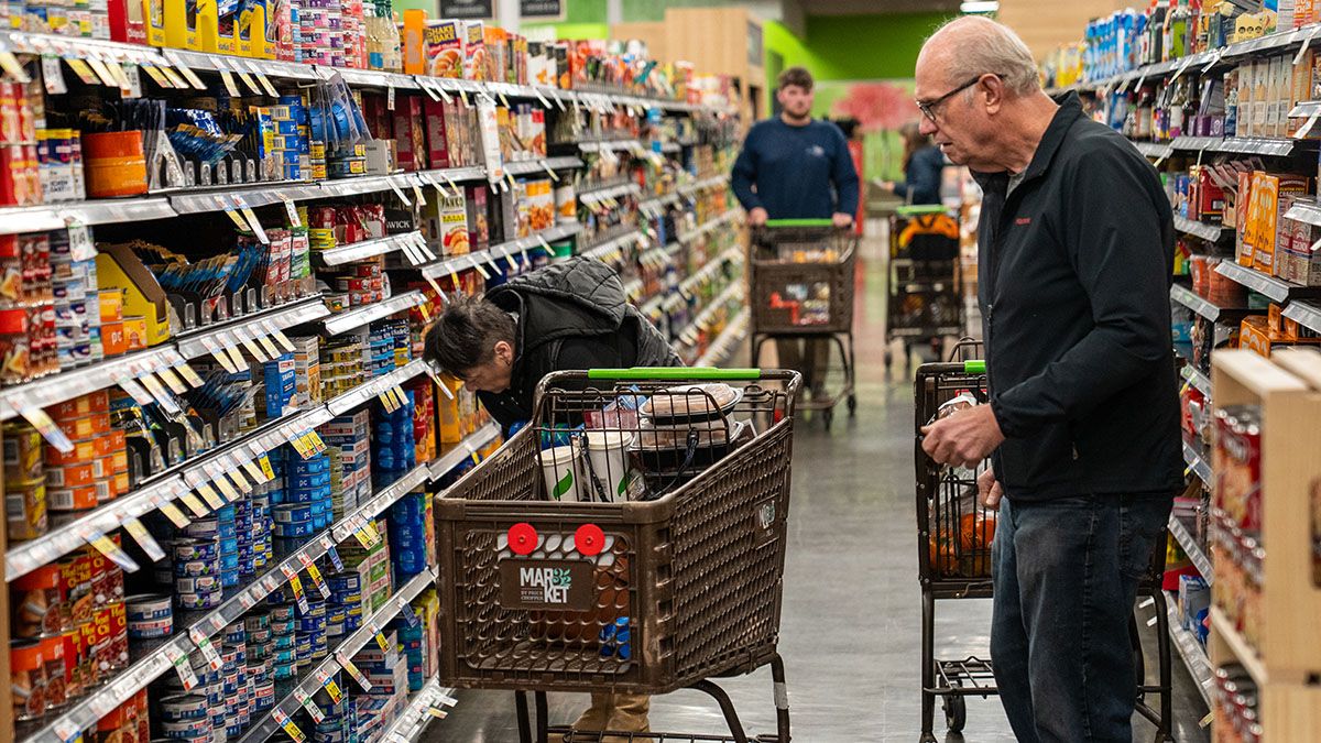 US grocery prices hit record high for family of four in 2025
