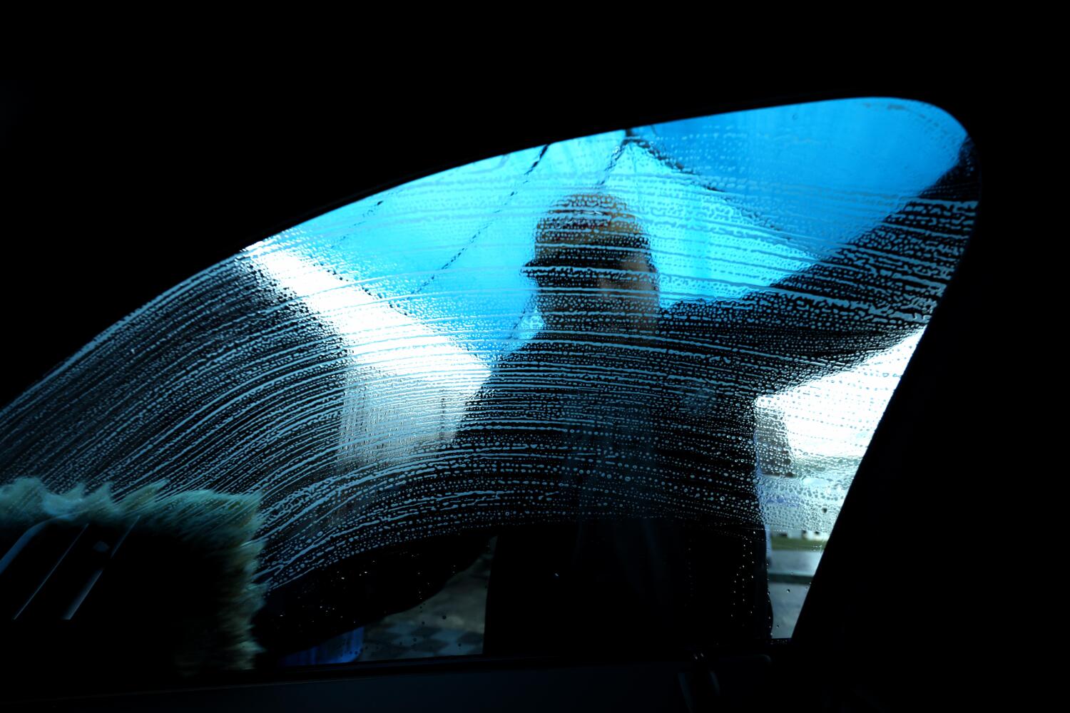 This L.A. car wash depends on immigrant labor. Can it survive Trump?