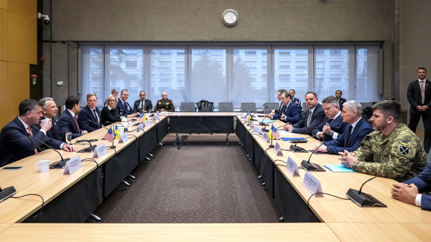 White House keeping draft Ukraine peace plan ‘very close to its chest’