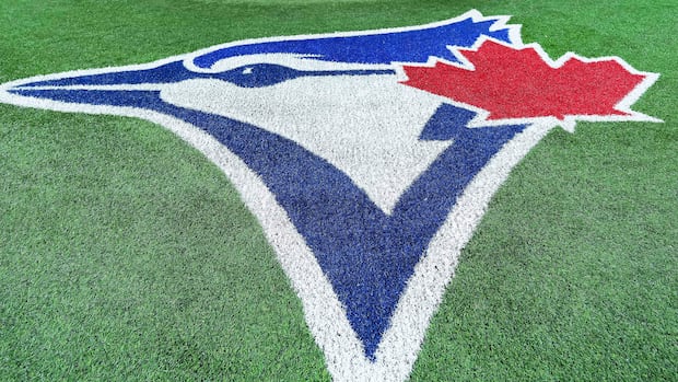 Blue Jays logo on display at Japan boxing match, without apparent MLB sign-off