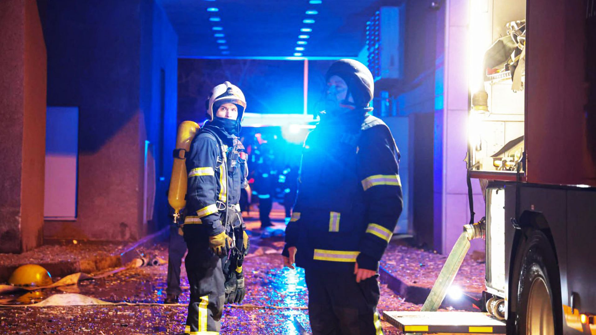 Overnight attacks in Russia and Ukraine as Zelenskyy eyes talks with Trump over peace plan