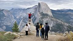 Foreign tourists to pay extra fee to visit US national parks