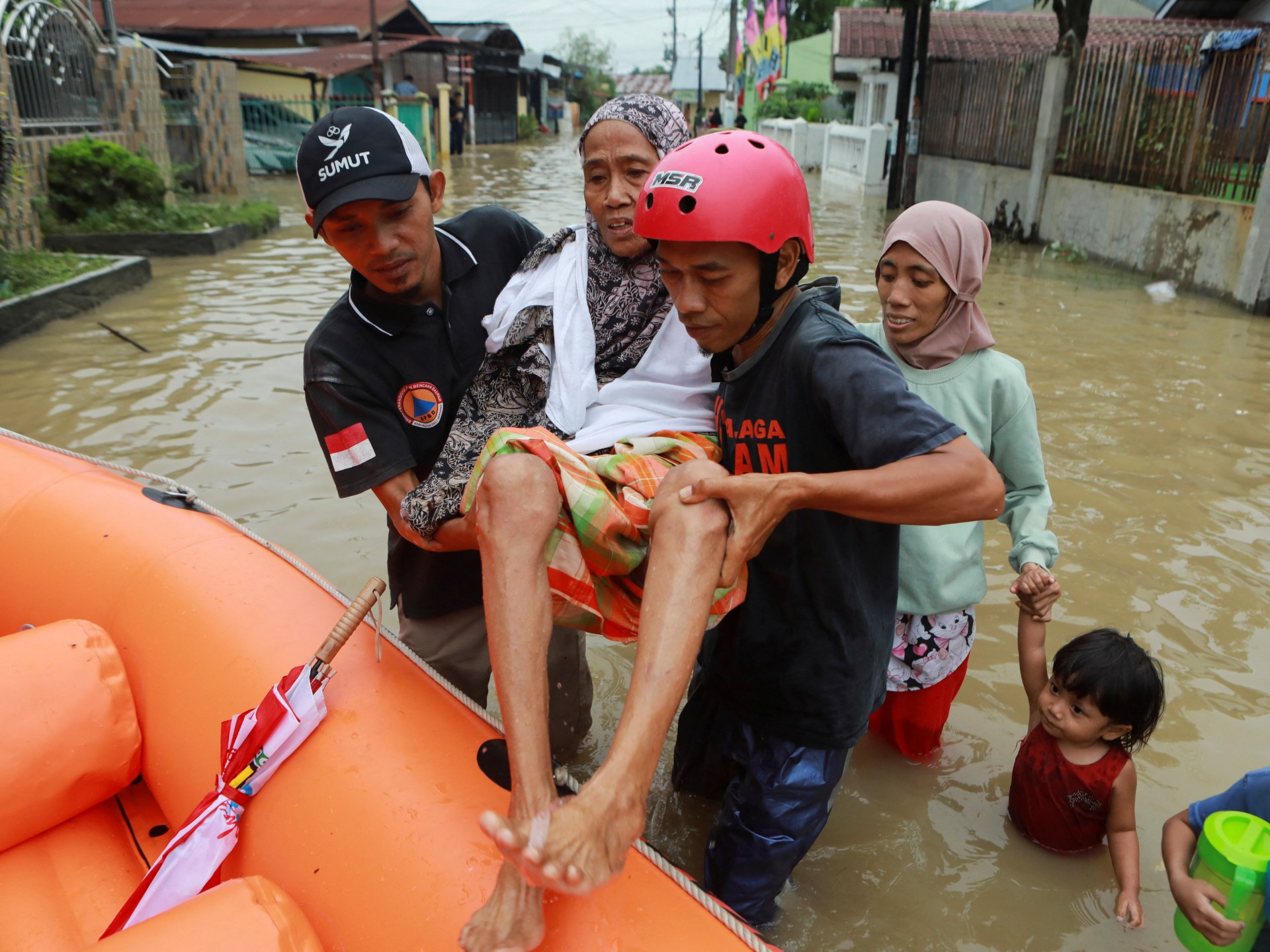 Flood deaths rise to 174 in Indonesia, surge across Southeast Asia