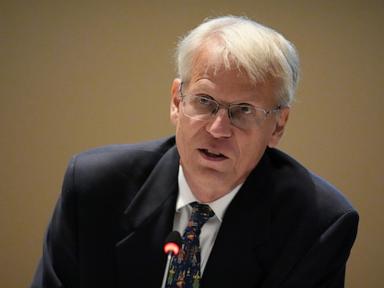 Chairman of vaccine committee leaves for new HHS job