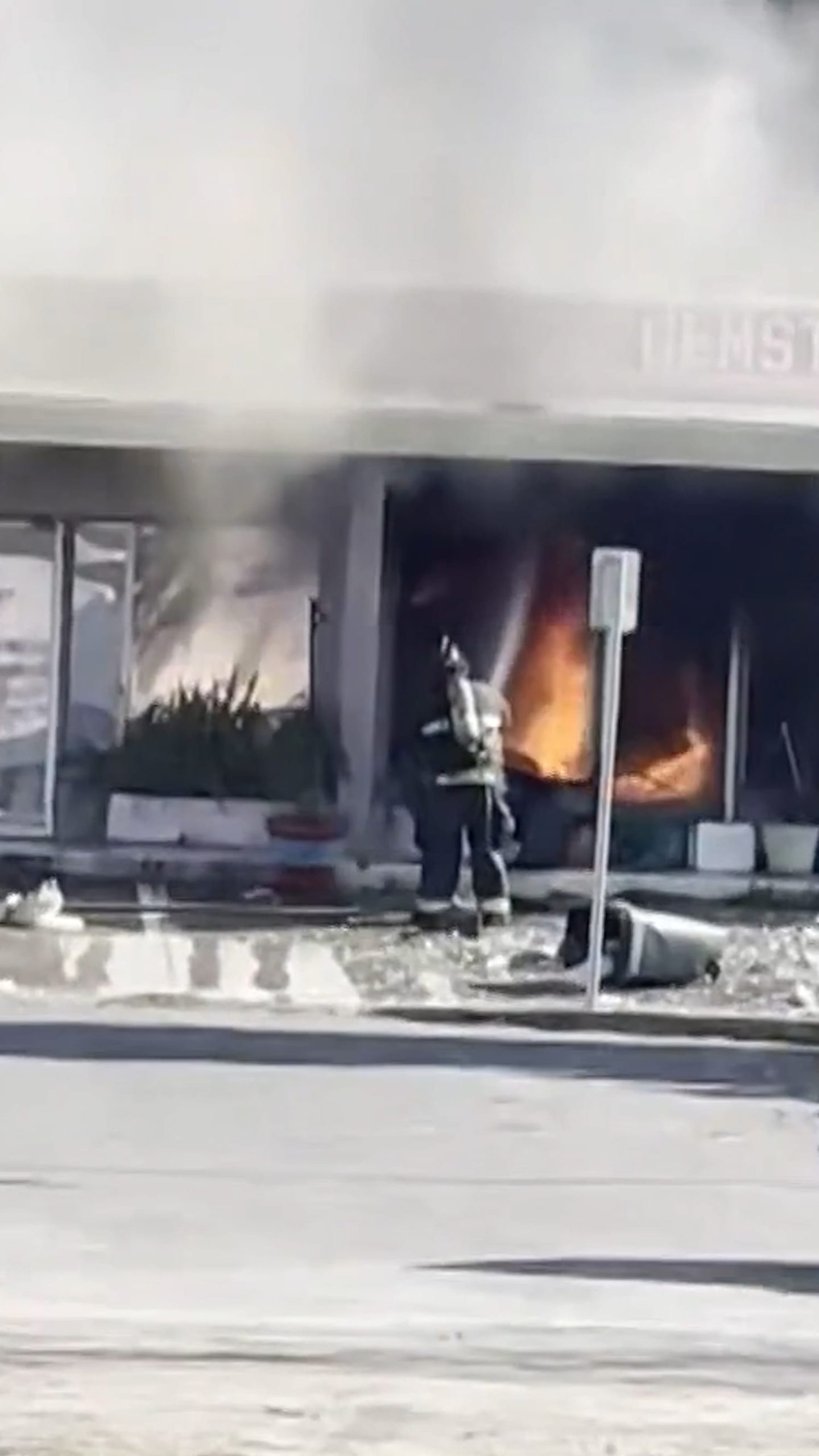 One person injured after building explosion in Florida