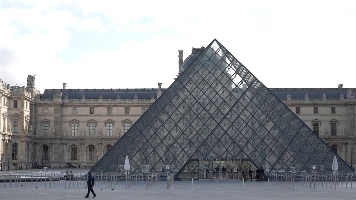 Louvre water leak damages hundreds of items, museum official says
