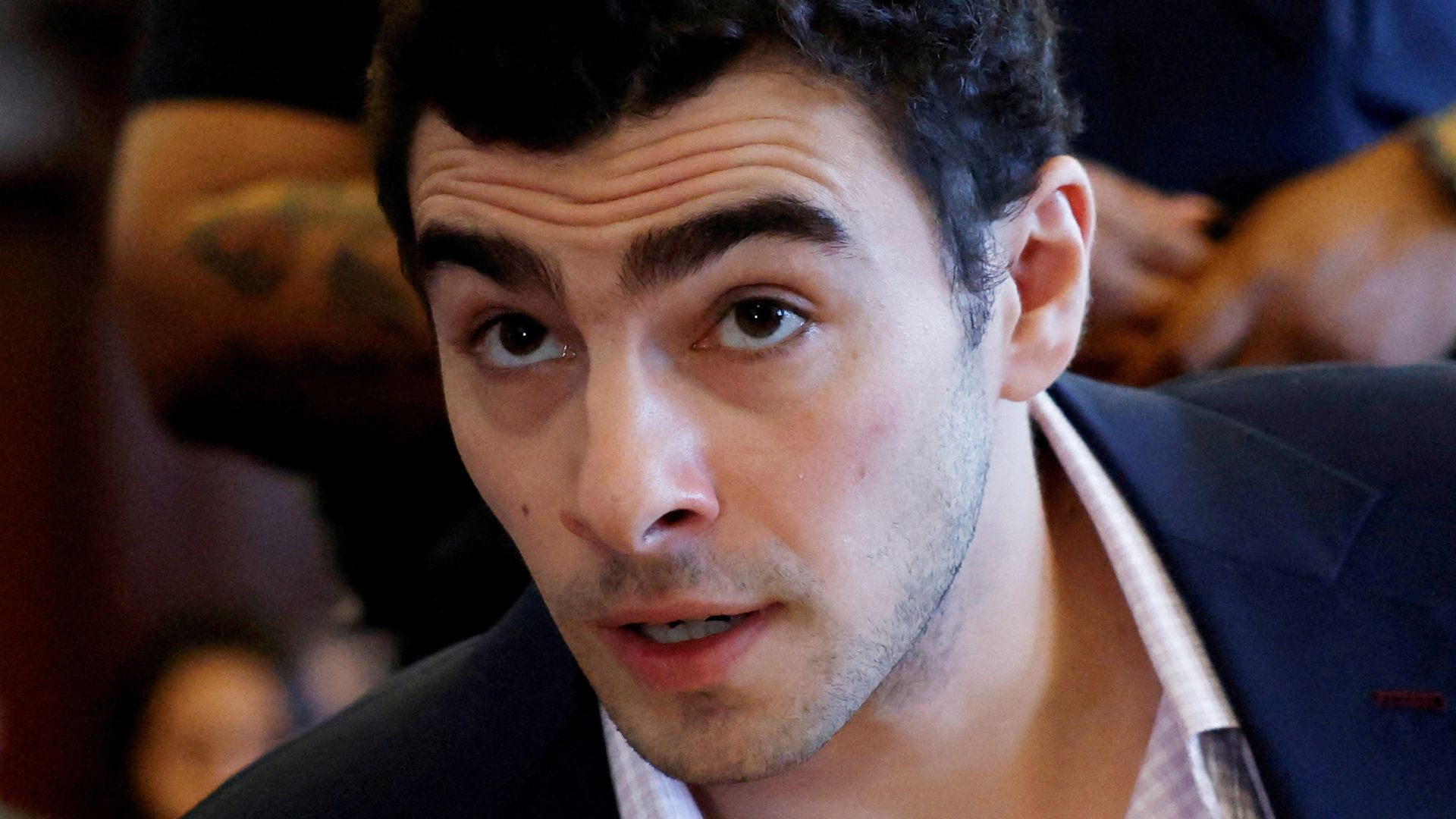 Luigi Mangione wrote notes to self to ‘pluck eyebrows’ and ‘keep momentum, FBI slower overnight’