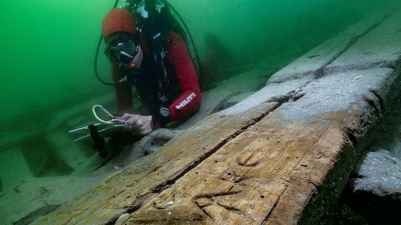 2,000-year-old shipwreck may be Egyptian ‘pleasure barge’ from last dynasty of pharaohs