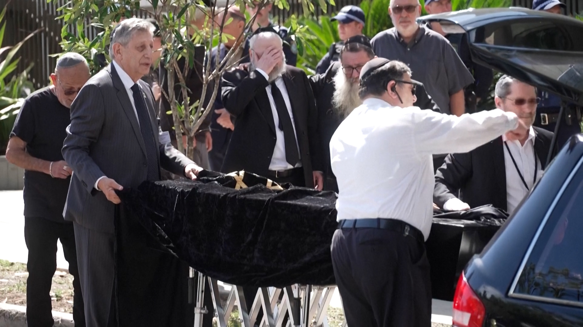 Video: Mourners attend funeral of rabbi killed in Bondi shooting