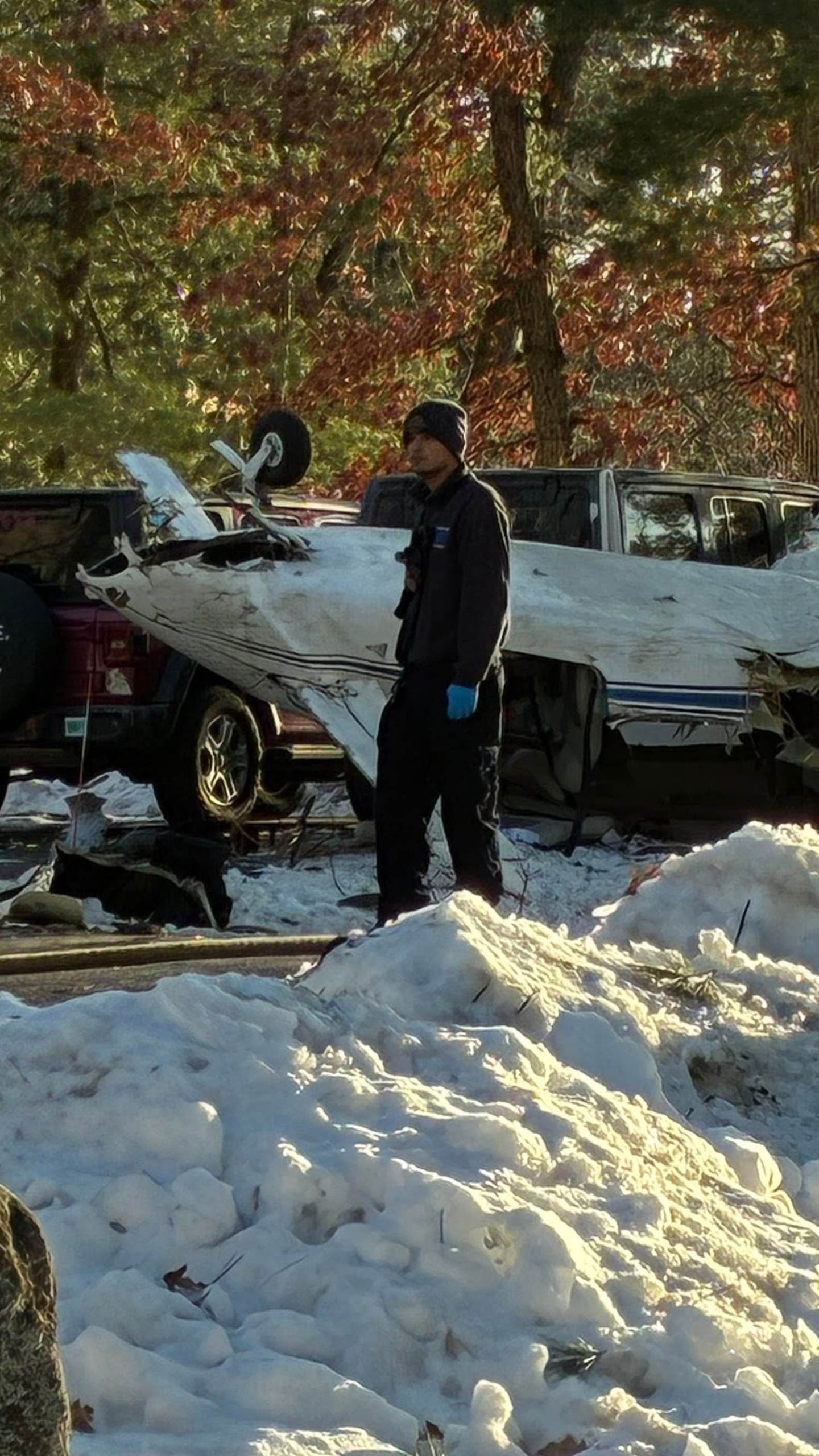 Small plane crashes in residential N.H neighborhood