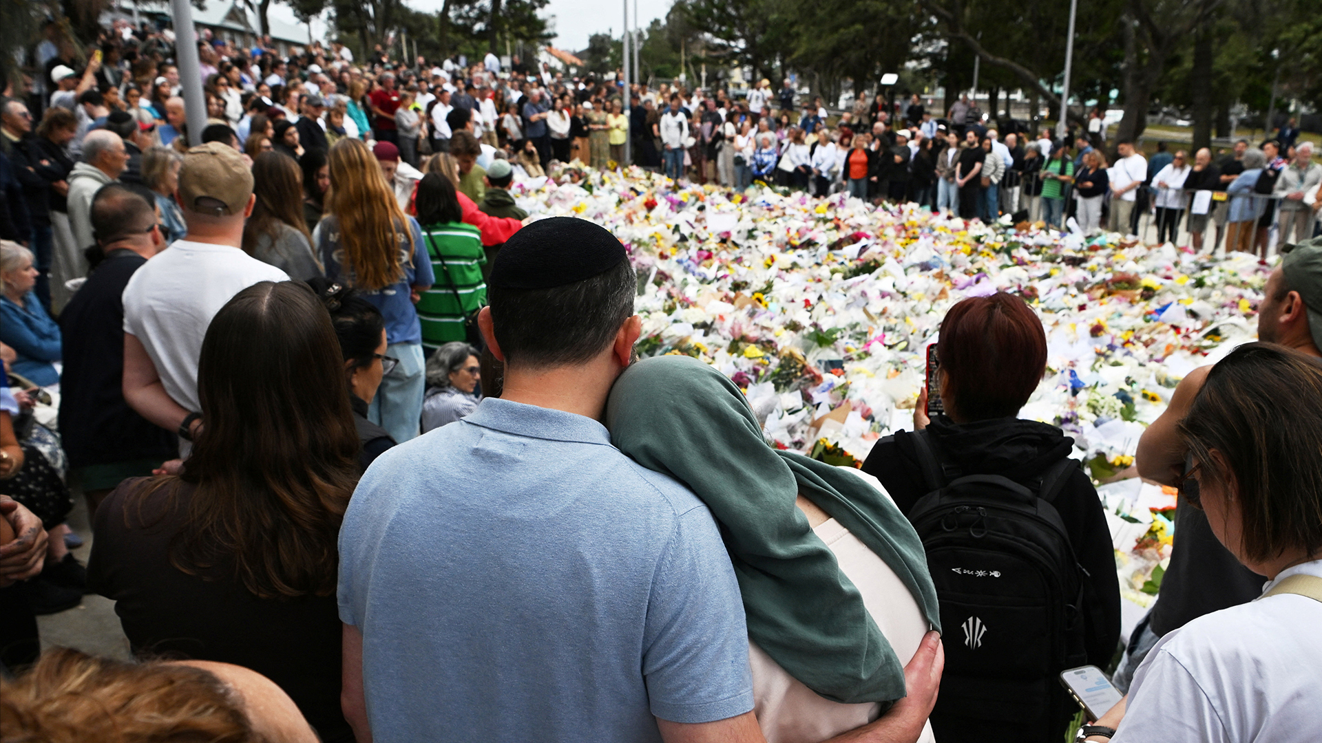 Shop owner who helped Bondi victims speaks to Al Jazeera