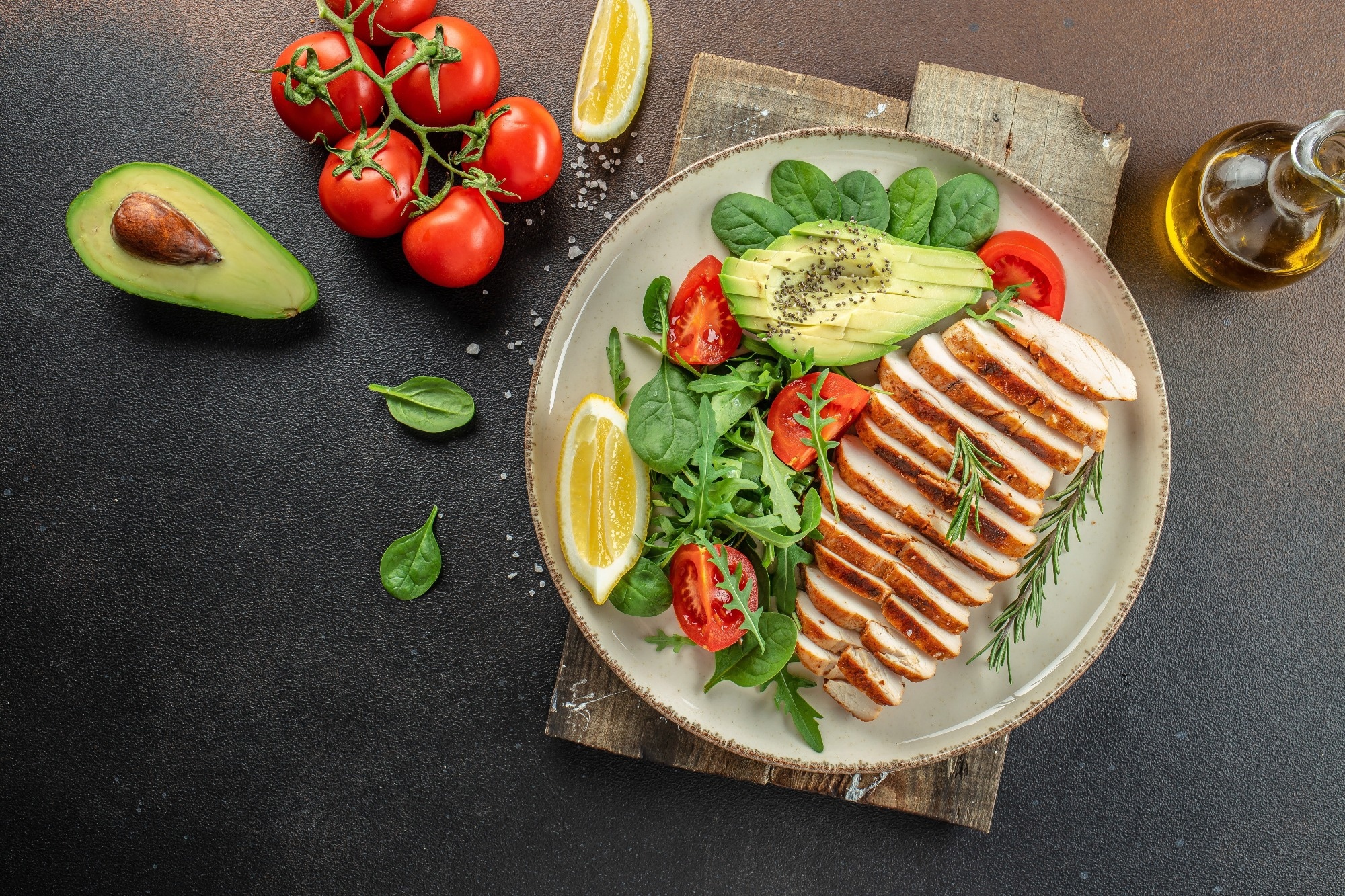 Cutting carbs, not fat, may better control appetite in women