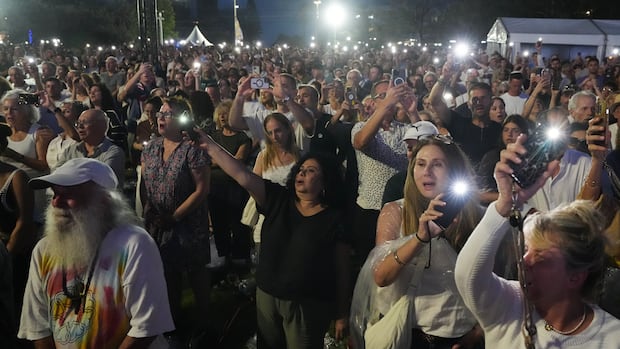 Thousands gather at Bondi Beach to mourn victims of antisemitic attack