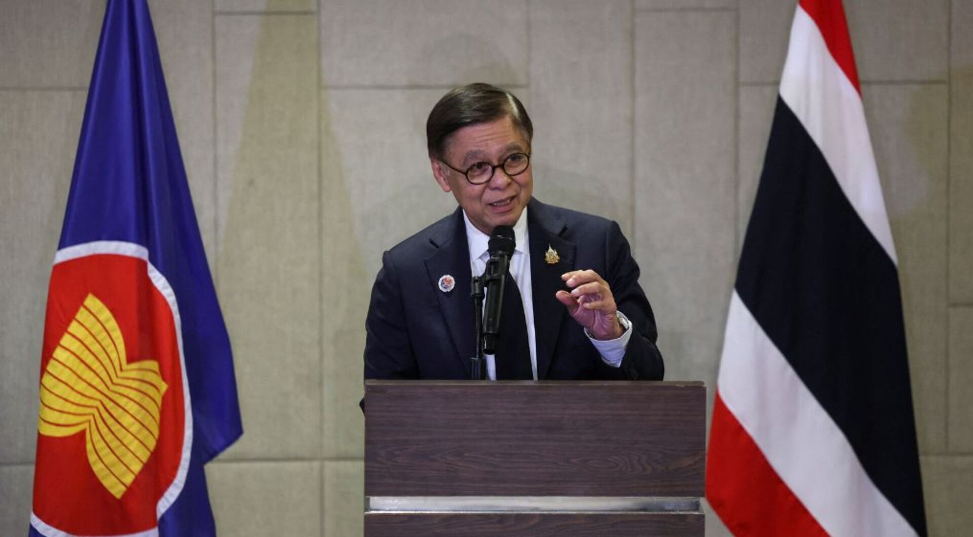 Can diplomacy end the conflict between Thailand and Cambodia?