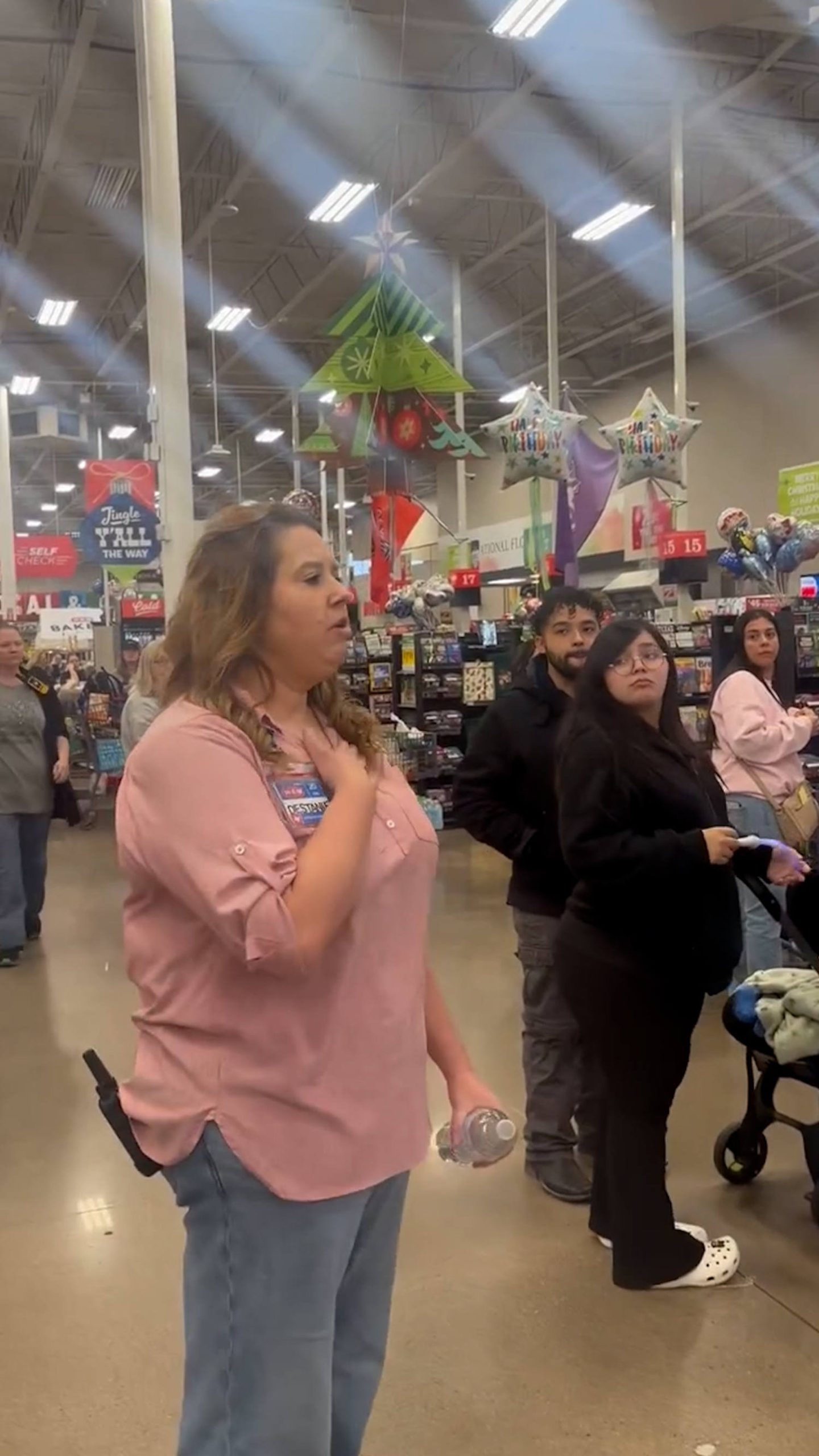 Shoppers get free groceries after computers go down