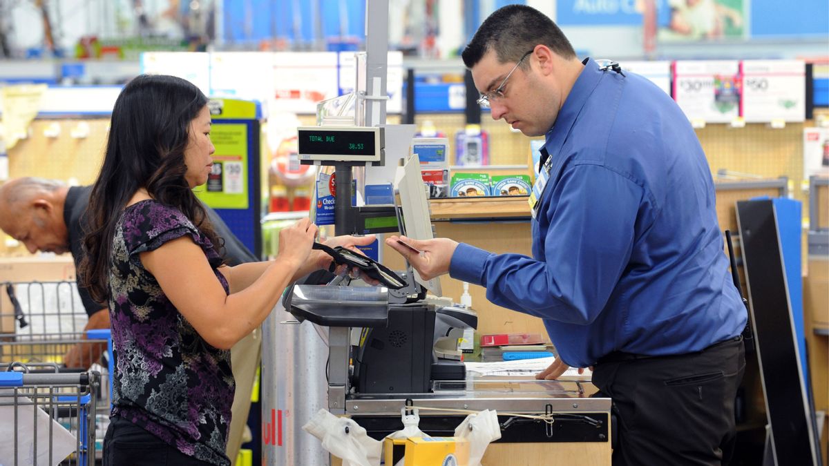 Does Walmart track customers even when they pay in cash? What we know