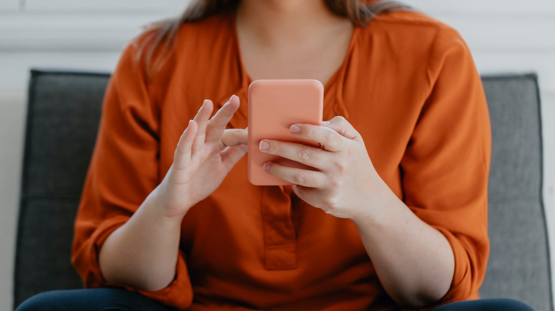 You Might Be ‘Vaguebooking’ Without Even Realizing It. Here’s What It Says About You.