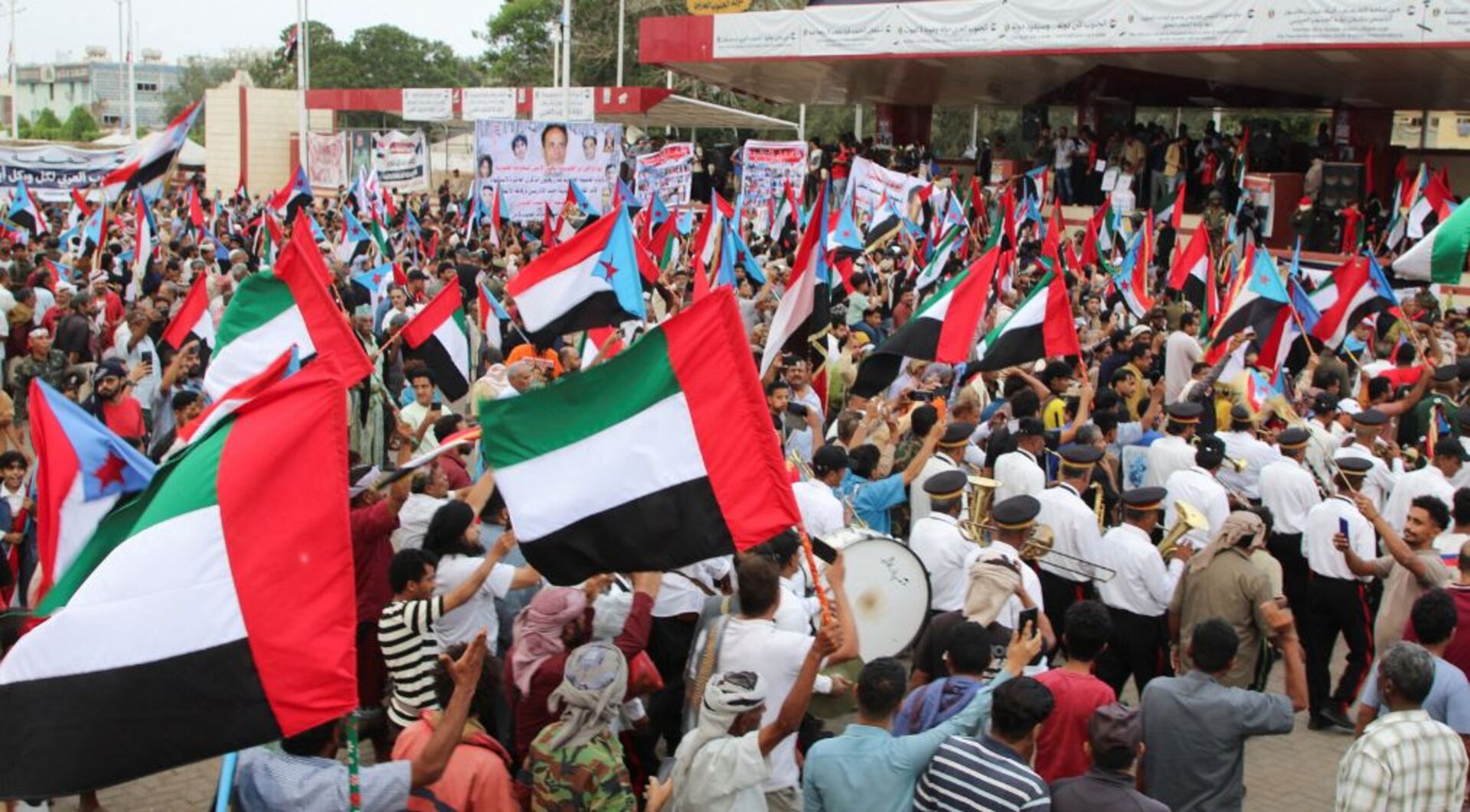 What is behind the Saudi-UAE rupture in Yemen?