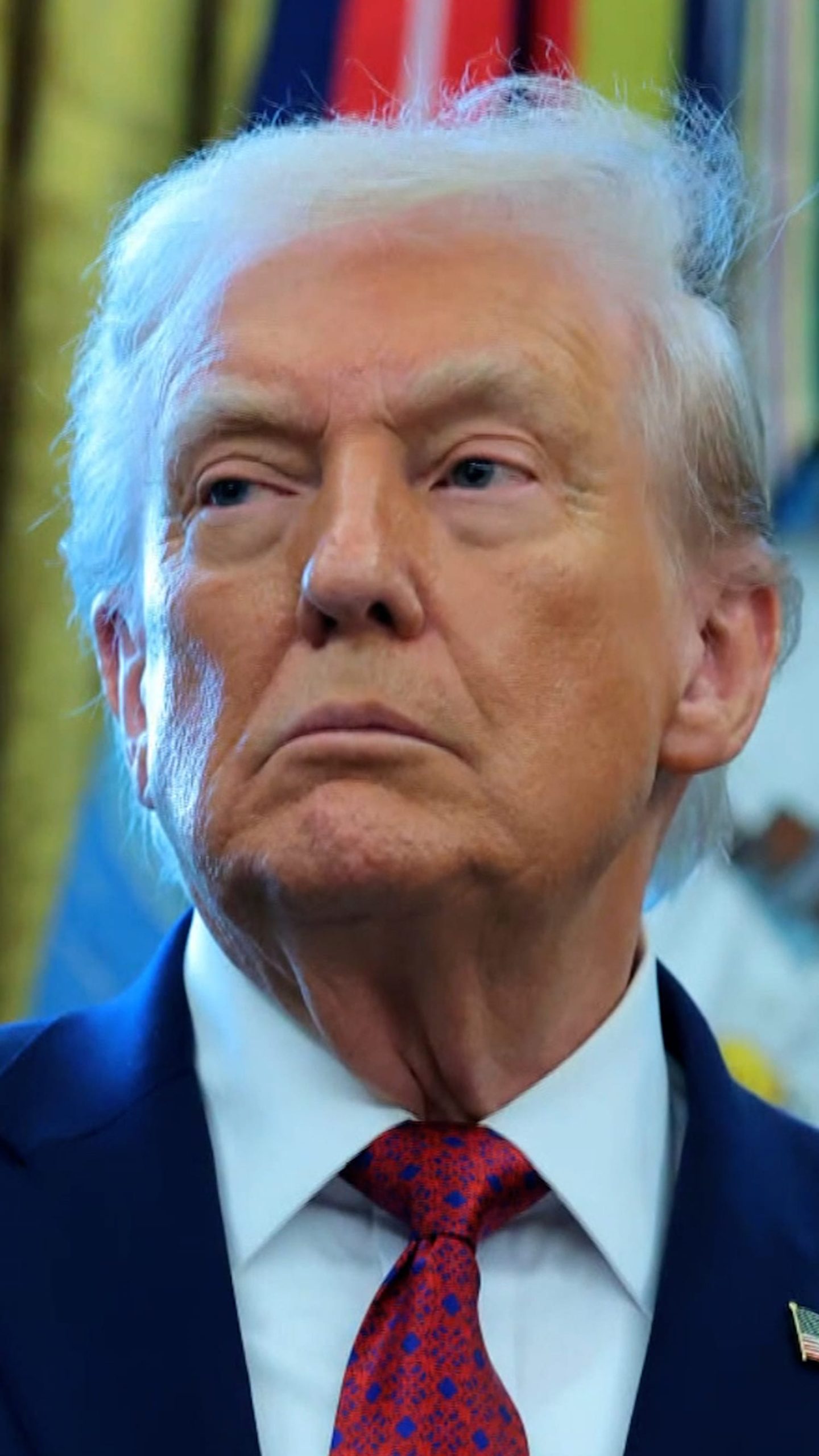 Trump warns Iran that U.S. will aid protesters