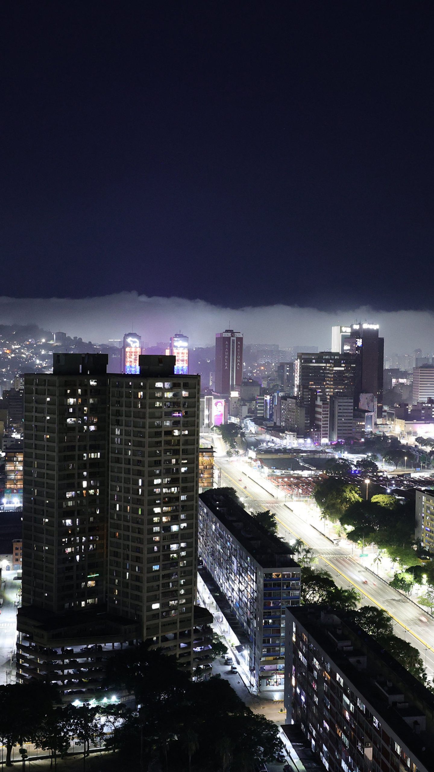 Venezuelan police open fire on unidentified drones