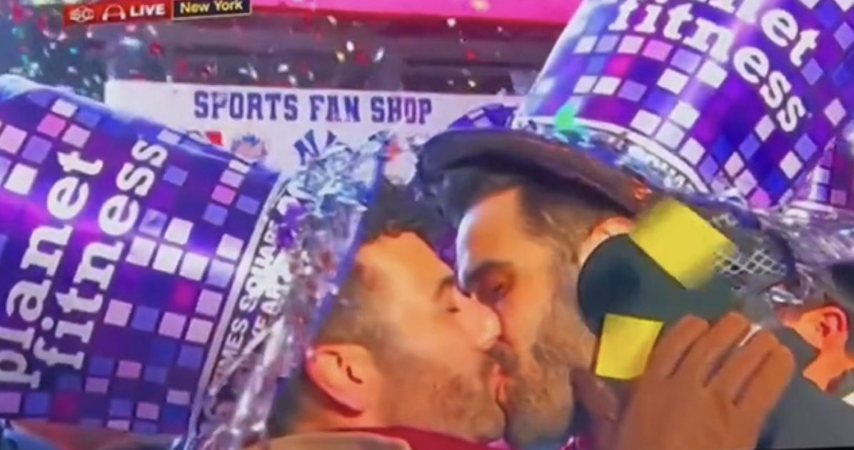 “A lot of love”: Gay couple shares the surprising reactions to their viral NYE kiss