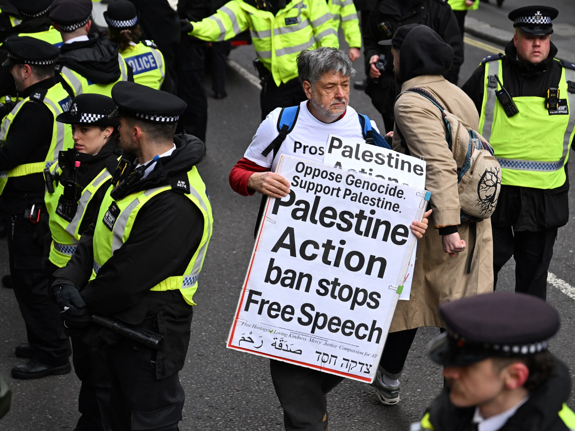 Writers declare solidarity with prisoners on hunger strike for Palestine