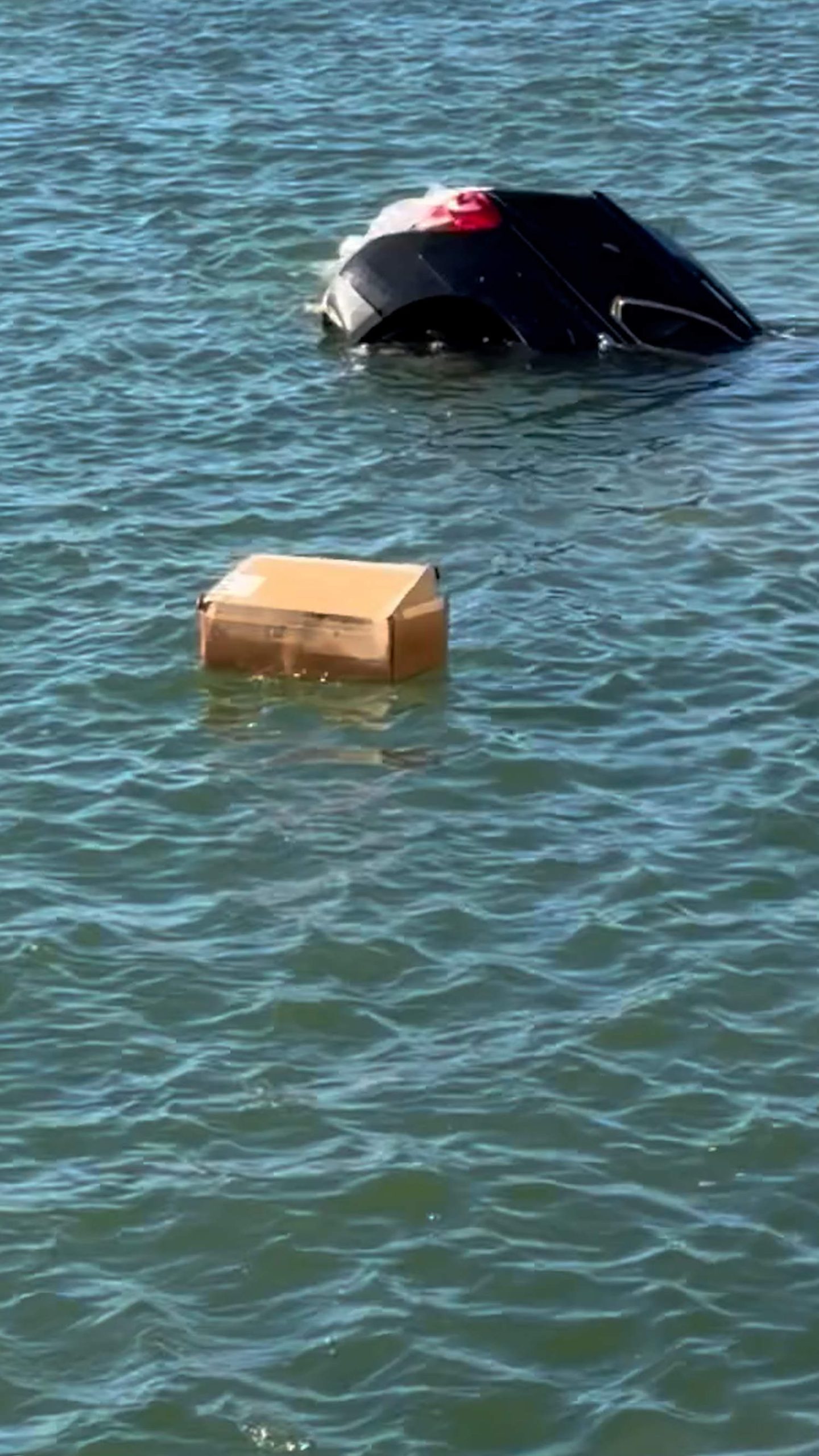 Driver rescued from sinking SUV at Virginia Beach