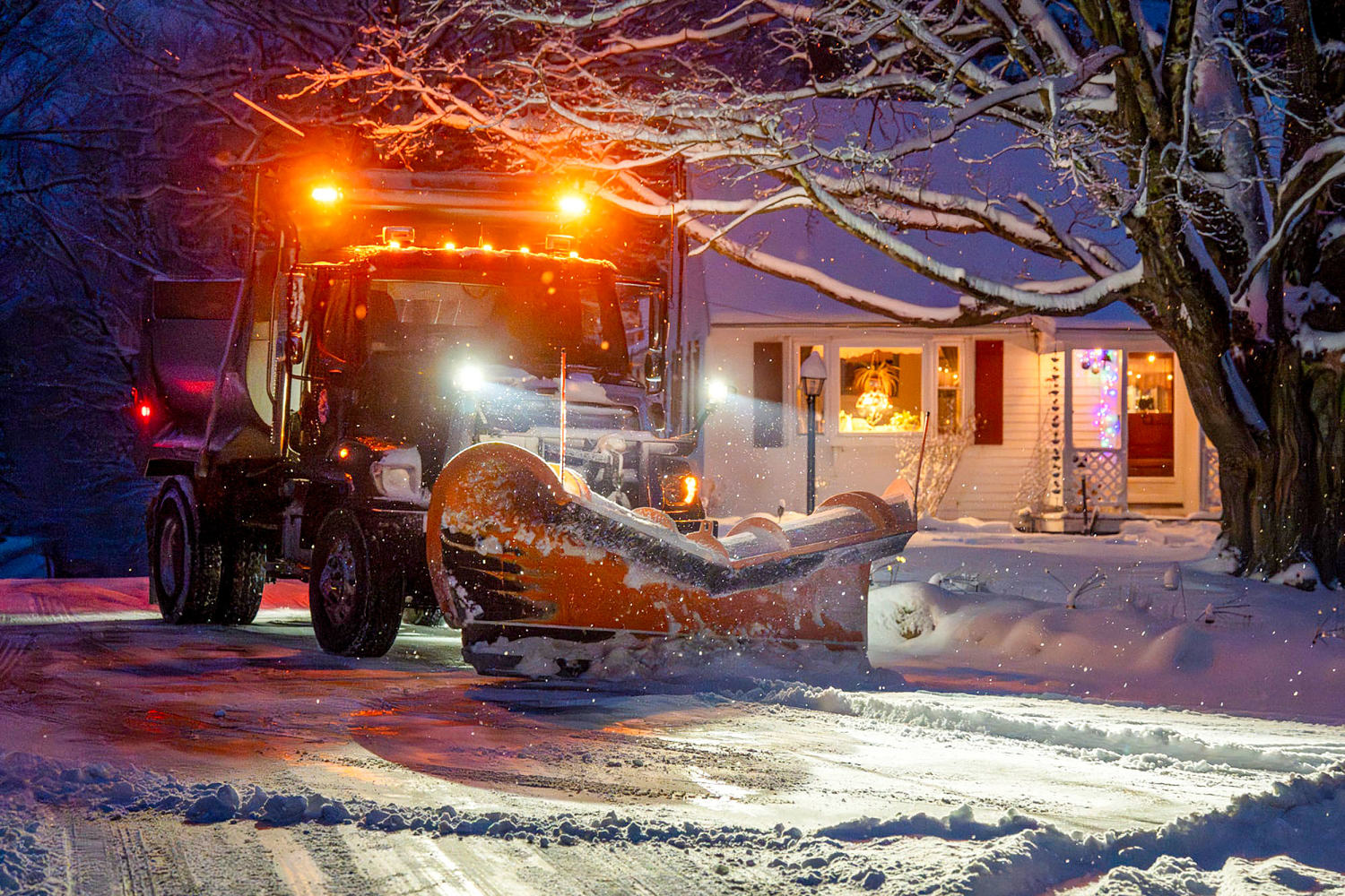 Rare Southern snow and Northeast storm disrupt holiday travel plans across U.S.