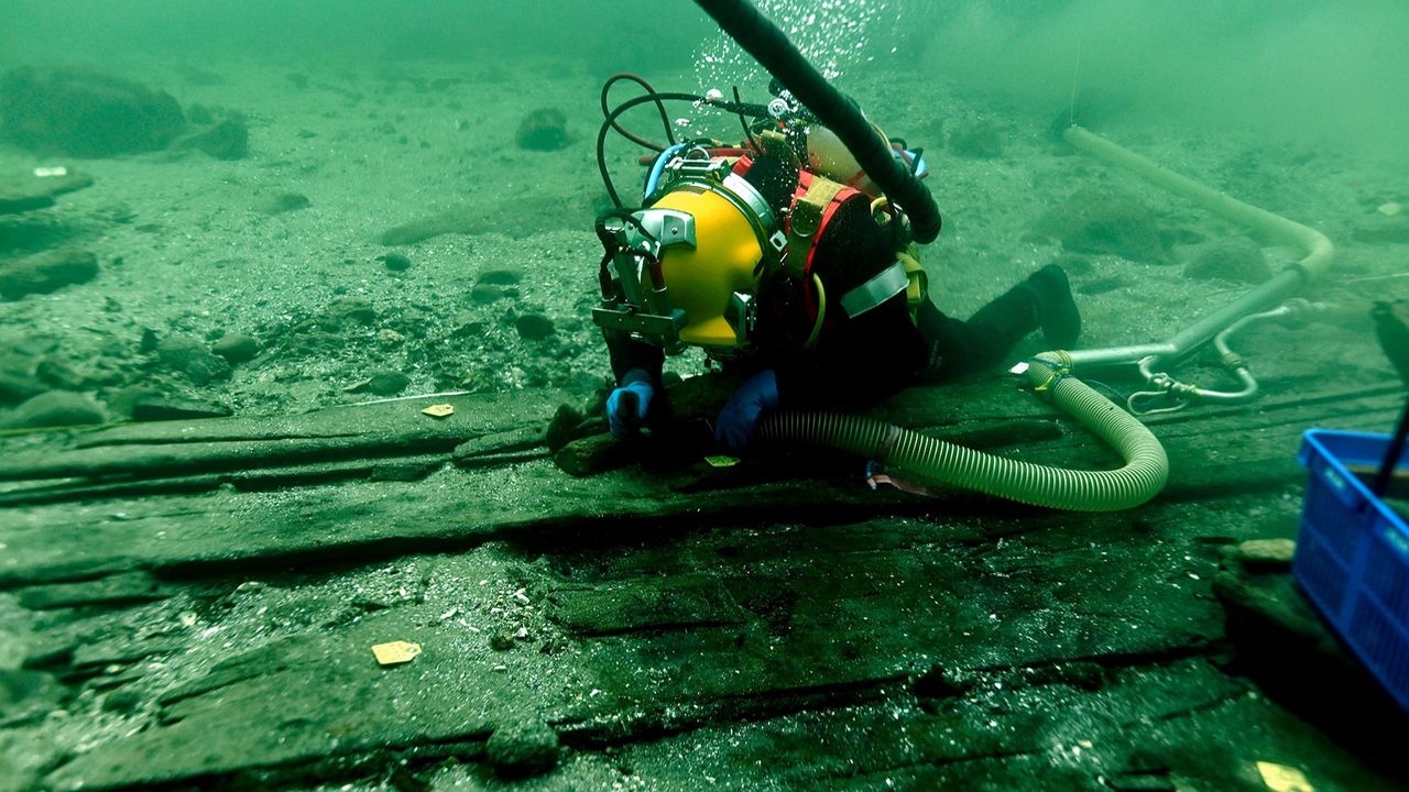 Medieval ‘super ship’ found wrecked off Denmark is largest vessel of its kind