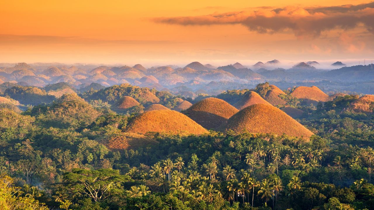 Chocolate Hills: The color-changing mounds in the Philippines that inspired legends of mud-slinging giants
