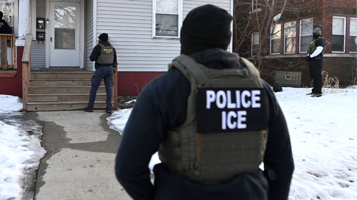 How many immigrants in the US illegally live in Minnesota vs. Florida or Texas? Breaking down the data