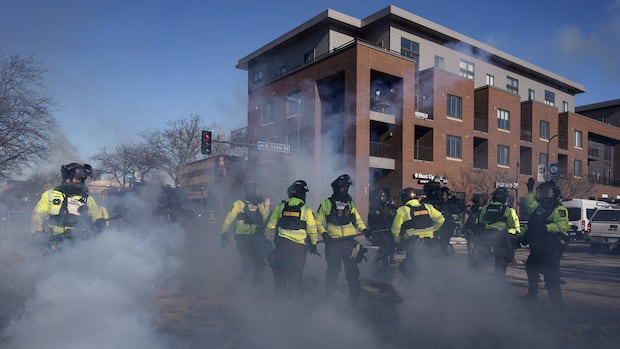 Videos appear to show fatal Minnesota shooting that has widened divide between state, federal officials