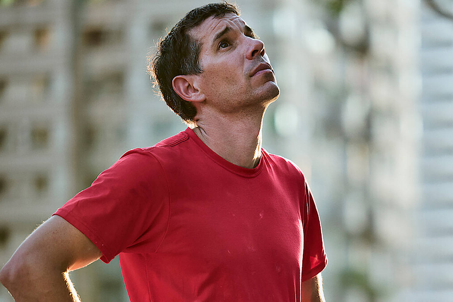Alex Honnold completes rope-free climb up Taipei 101 skyscraper