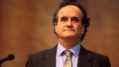 Sir Mark Tully, the BBC’s ‘voice of India’, dies aged 90