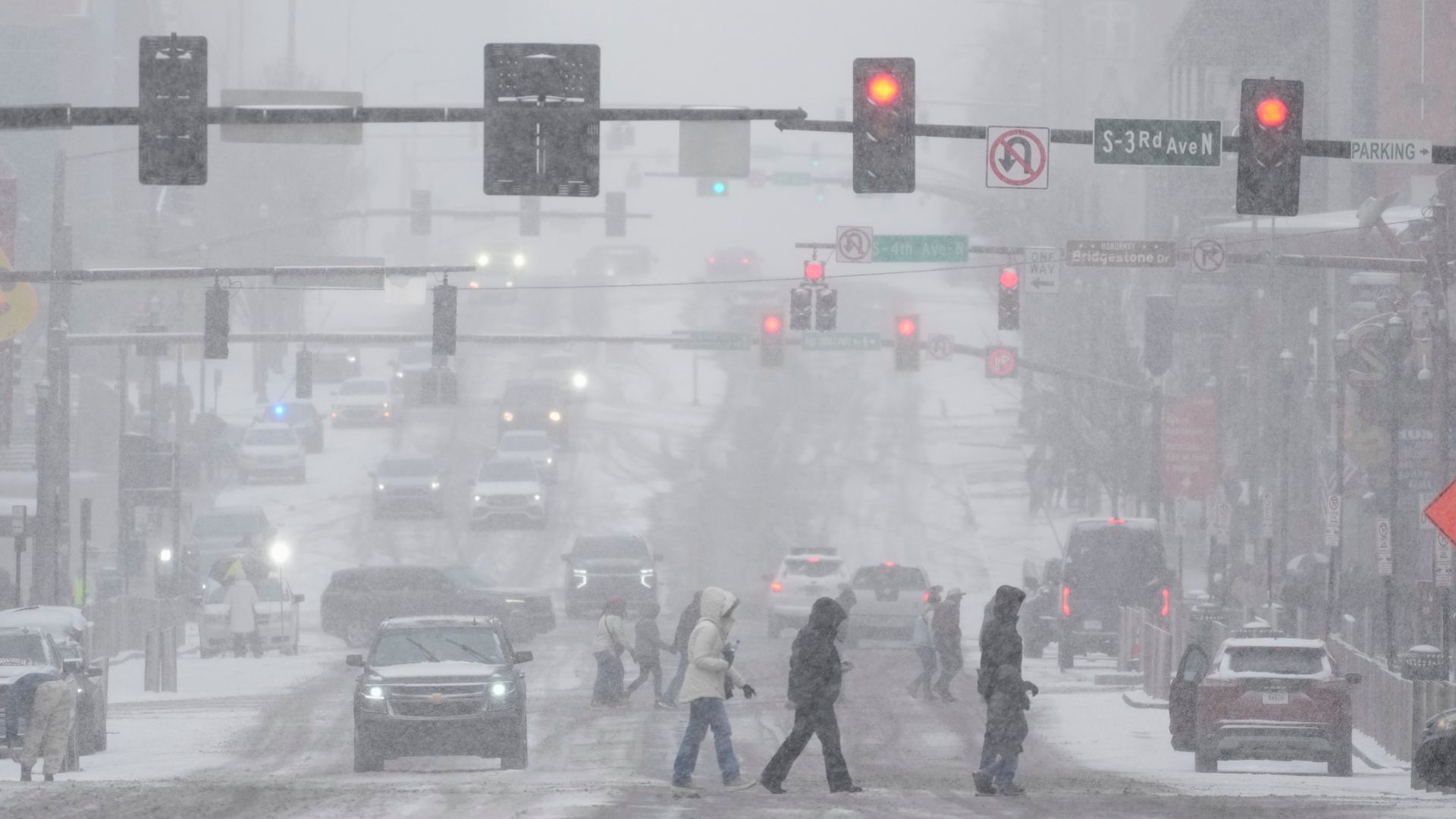 800,000 without power in US as storm stretches from Colorado to New England