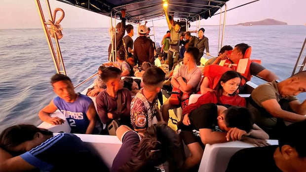 At least 15 dead, hundreds rescued after ferry sinks in Philippines