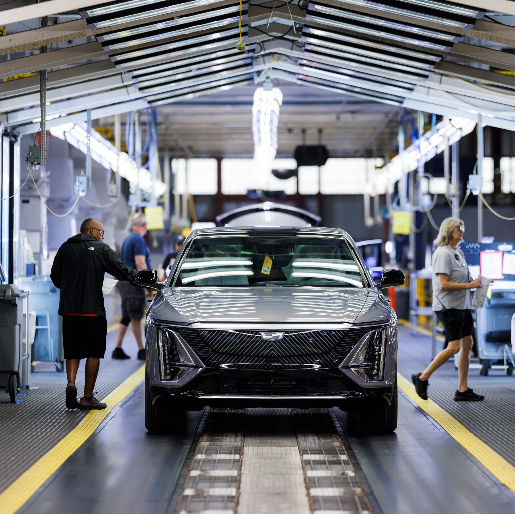 G.M. Shares Rise as Investors Are Encouraged by 2026 Prospects