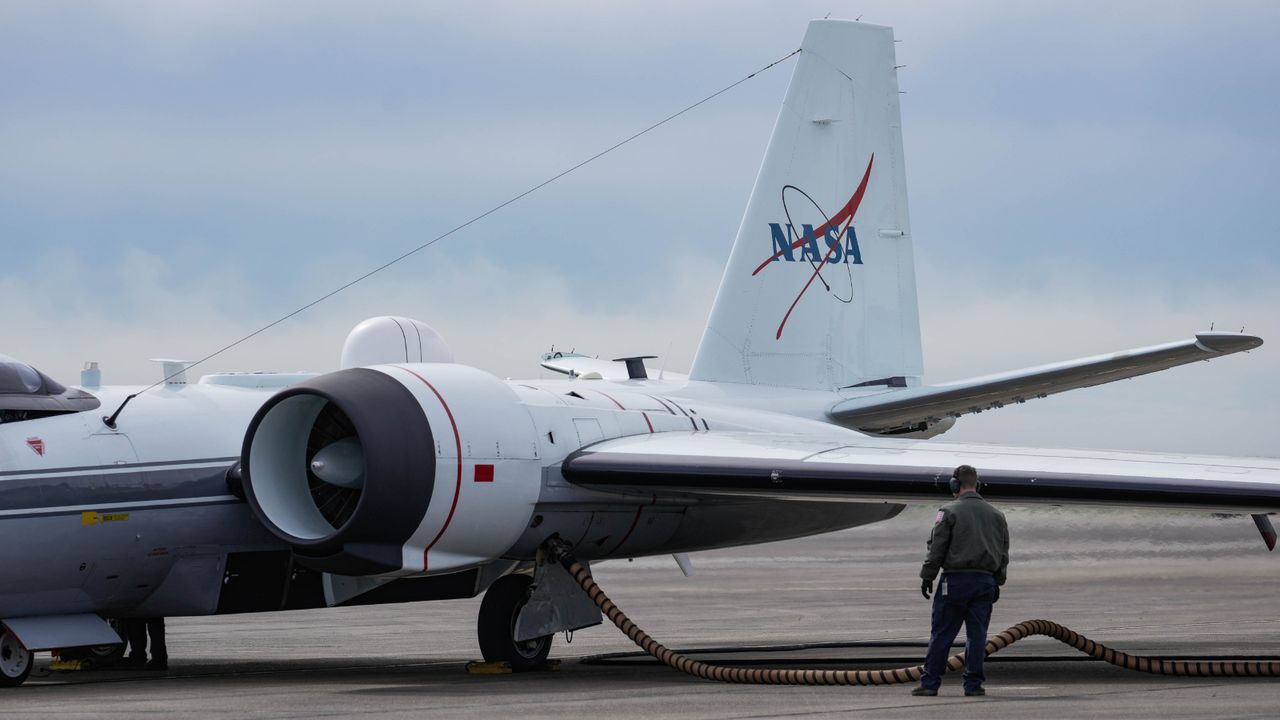 50-year-old NASA jet crashes in flames on Texas runway — taking it out of the Artemis II mission