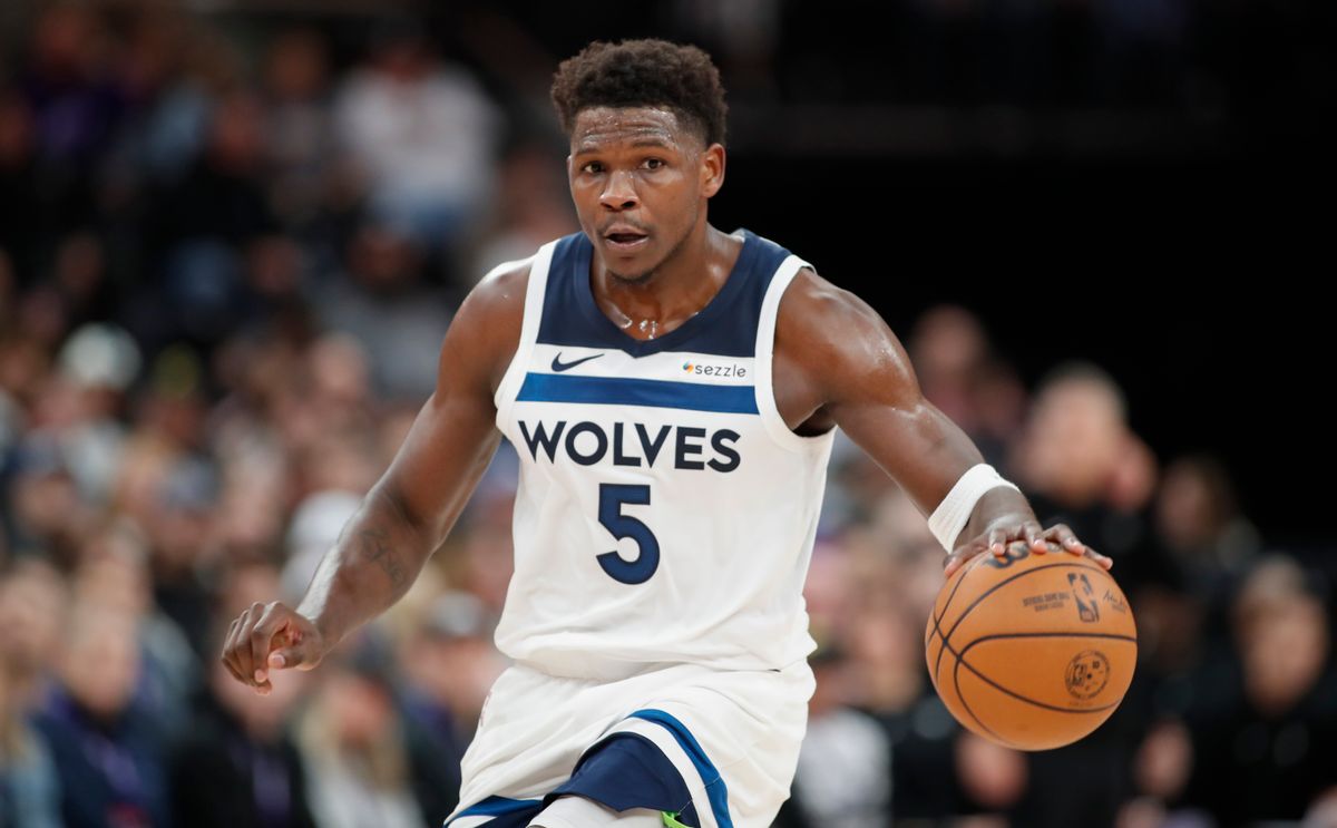 Did Anthony Edwards donate $514K game check to ICE?