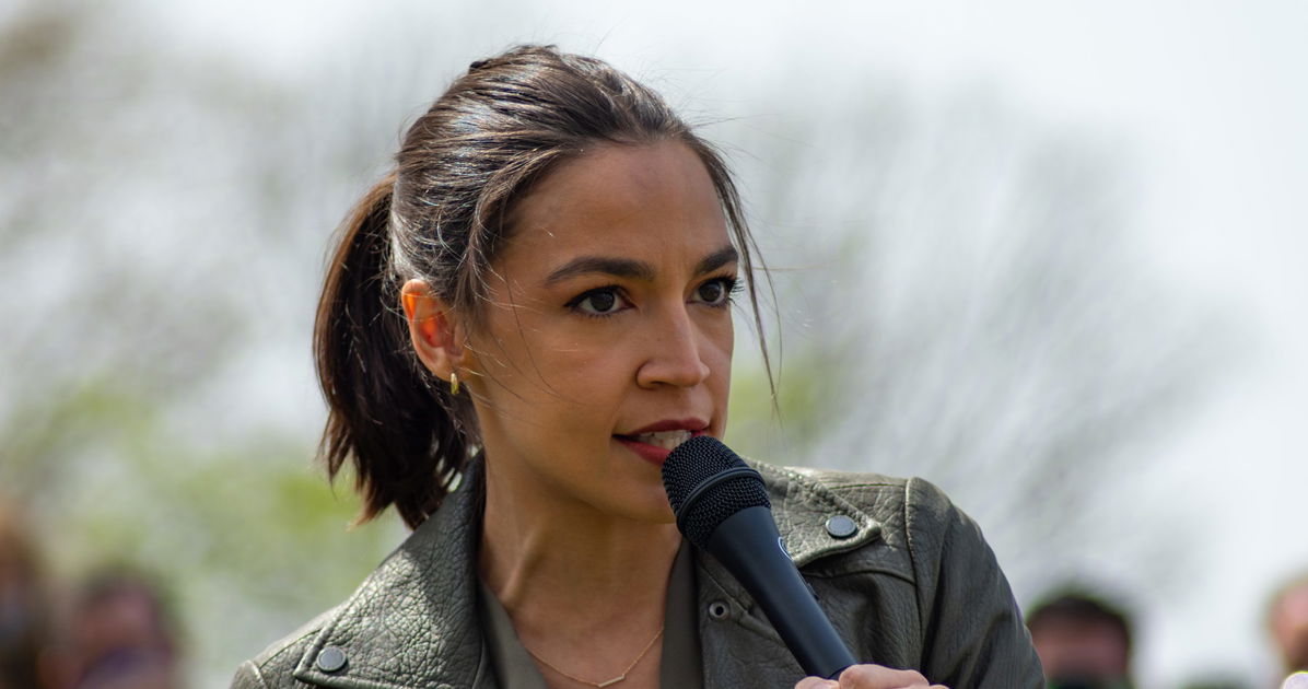 AOC slams Republicans for trying to politicize Epstein investigation