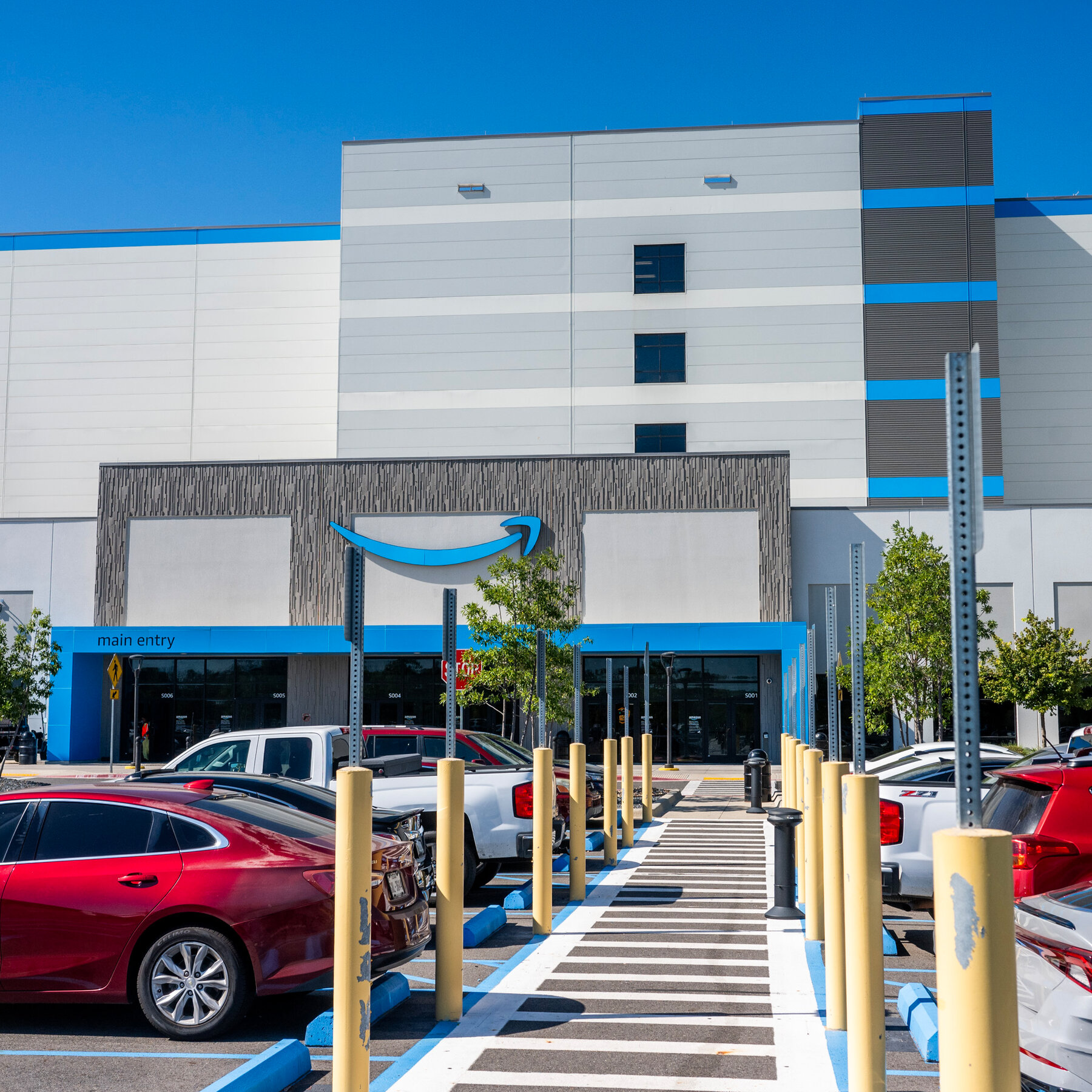 Amazon’s $200 Billion Spending Plan Raises Stakes in A.I. Race