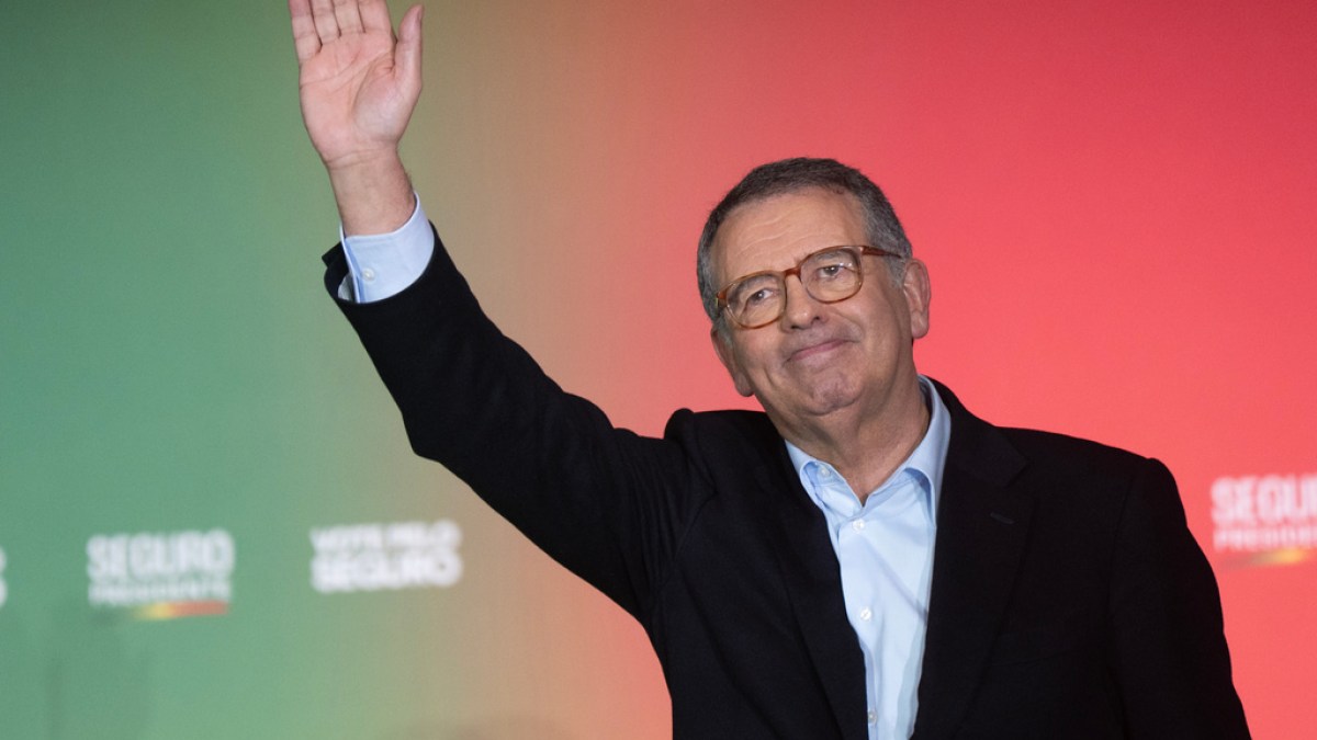 Portugal elects Socialist Party’s Seguro as president in landslide