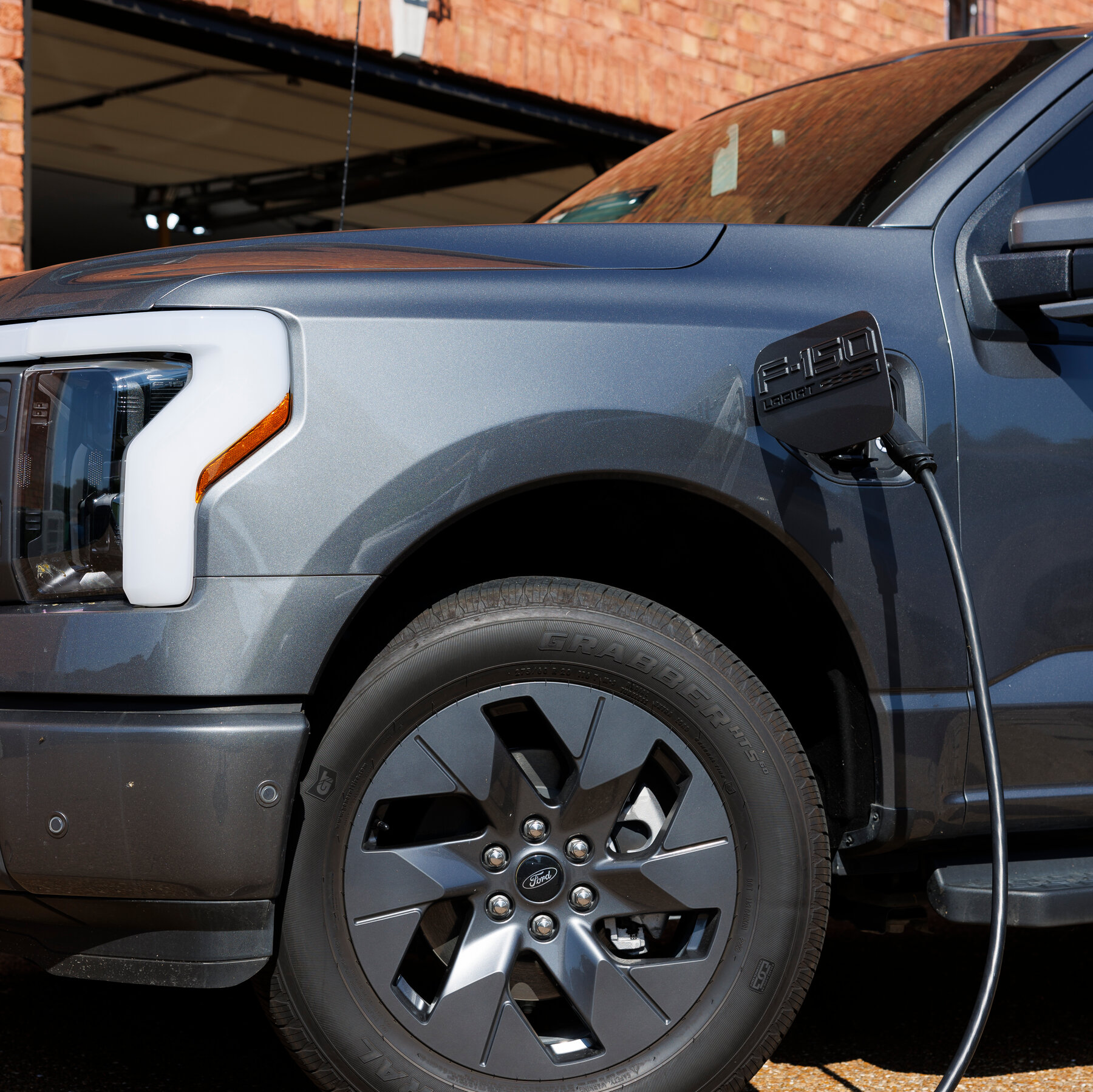 Ford Says Electric Vehicle Losses Will Continue for 3 More Years