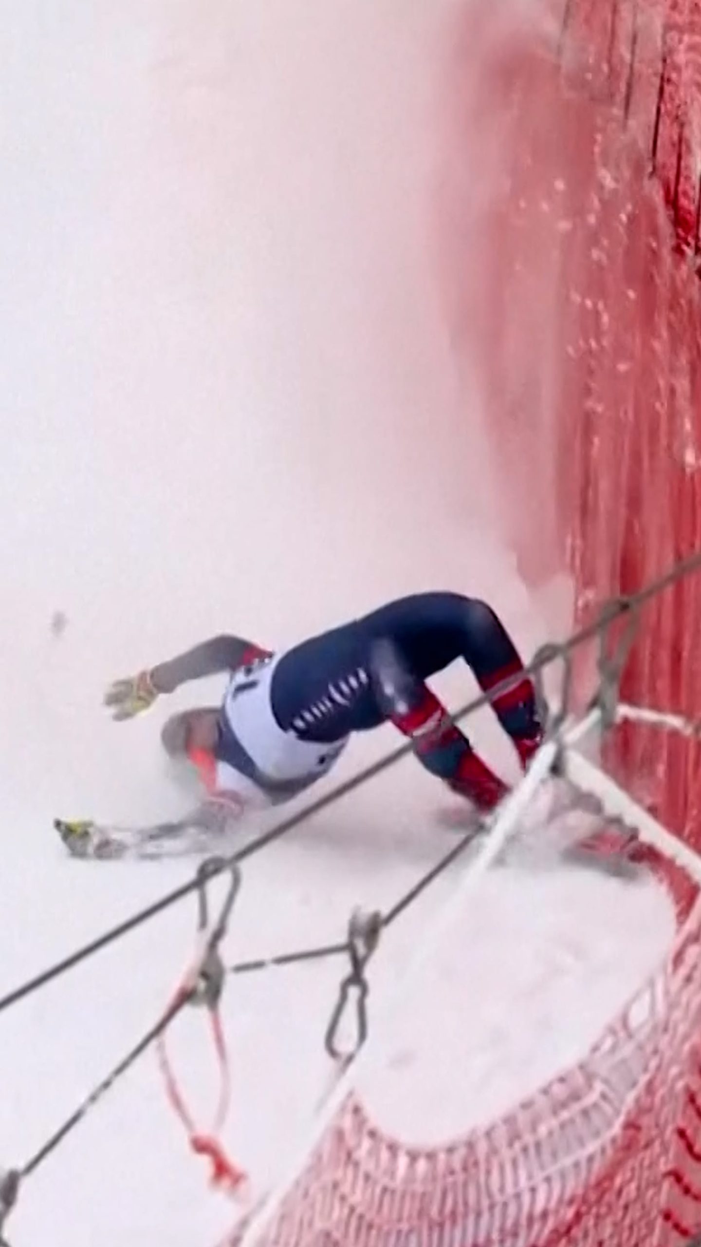 Breezy Johnson crashes out of the super-G final