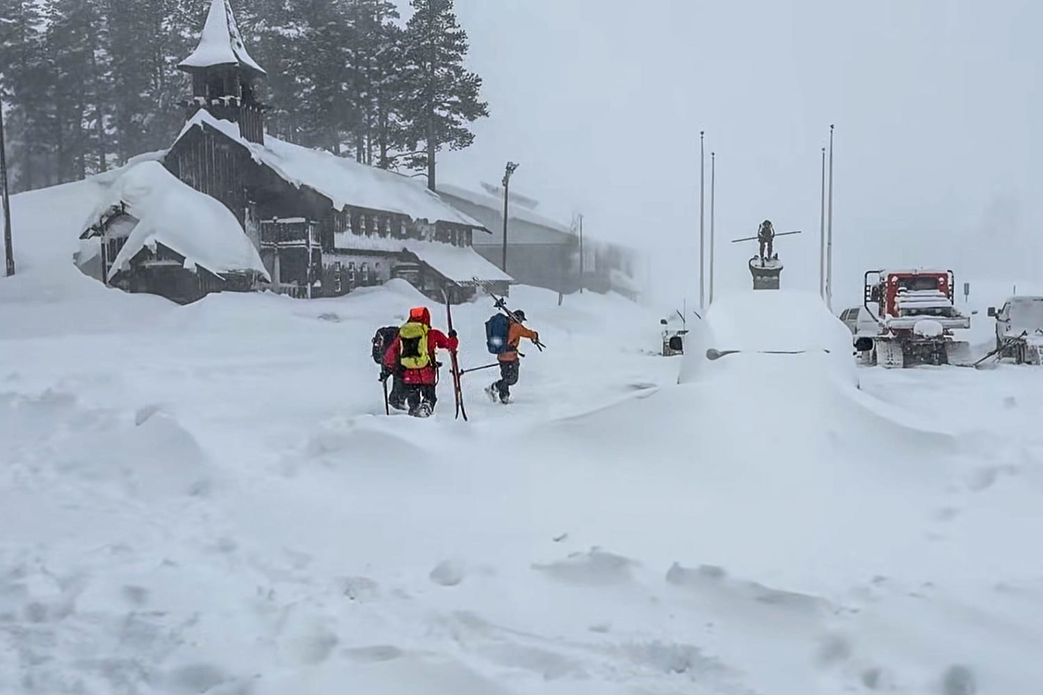 10 skiers missing, 6 stranded after avalanche in California