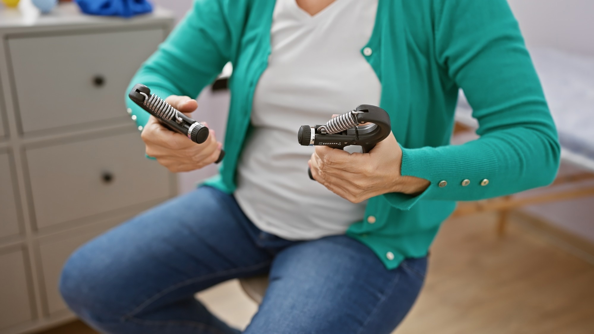 A simple handgrip test reveals how strong your working memory may be