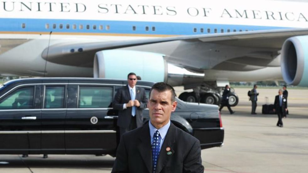 Secret Service’s ‘odd’ new suit policy raises eyebrows