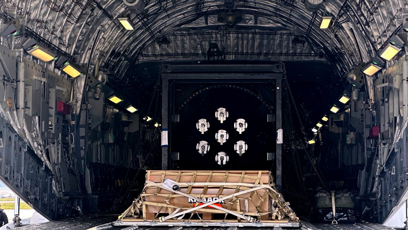 US military airlifts small reactor as Trump pushes to quickly deploy nuclear power